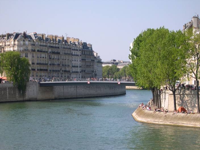  La Seine (entre l'île de la Cité et l'ïle Saint-Louis)